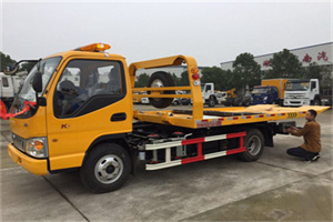 溪翁庄哪里有拖车服务